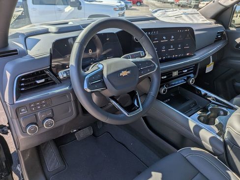 New 2026 Chevrolet Suburban Premier image 14