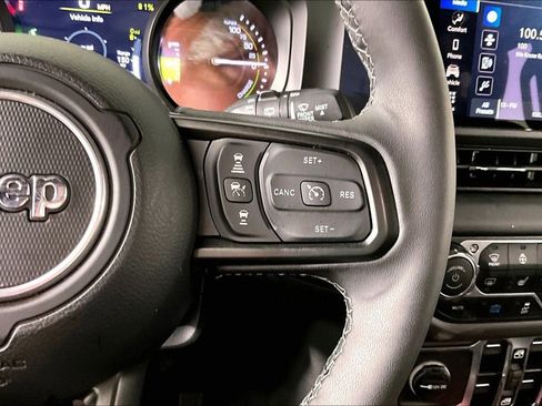 Used 2025 Jeep Wrangler Unlimited Rubicon 4xe w/ Safety Group AWD/4WD image 11