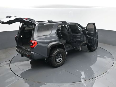 Used 2025 Toyota 4Runner SR5 AWD/4WD image 25
