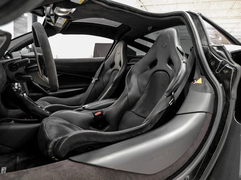 Used 2020 McLaren 720S Performance RWD image 29