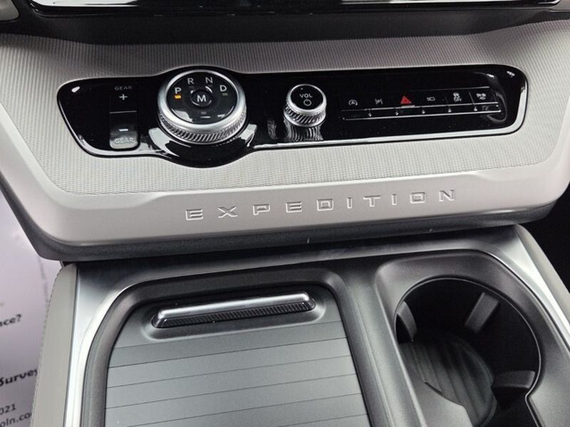 New 2026 Ford Expedition Active RWD image 22