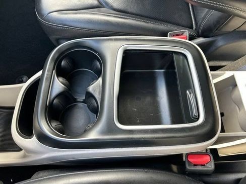 Used 2023 Chrysler Pacifica Touring-L FWD image 36