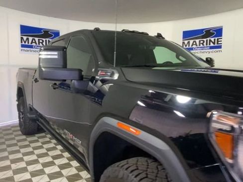 Used 2021 GMC Sierra 2500 AT4 w/ AT4 Premium Plus Package image 4