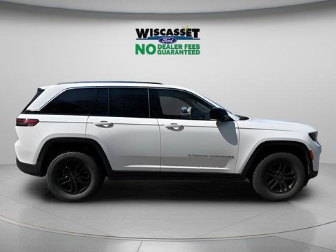 Used 2023 Jeep Grand Cherokee Laredo AWD/4WD image 5