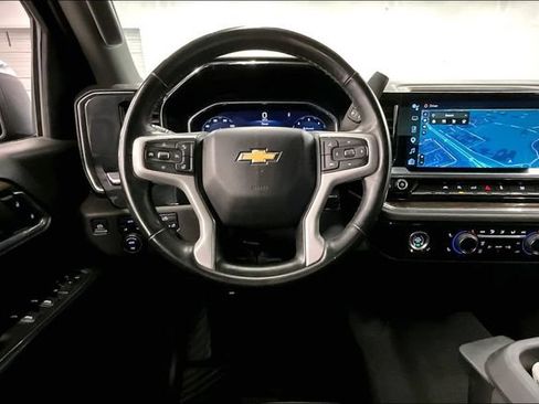 Used 2023 Chevrolet Silverado 1500 LT AWD/4WD image 6