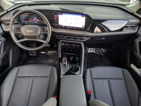 Used 2025 Audi Q5 Premium w/ Convenience Package image 7