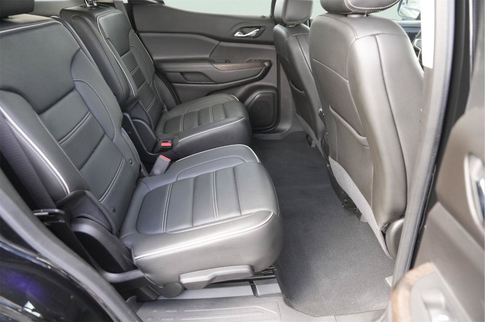 Used 2023 GMC Acadia Denali w/ Denali Ultimate Package FWD image 16