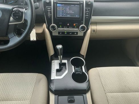Used 2013 Toyota Camry LE FWD image 20