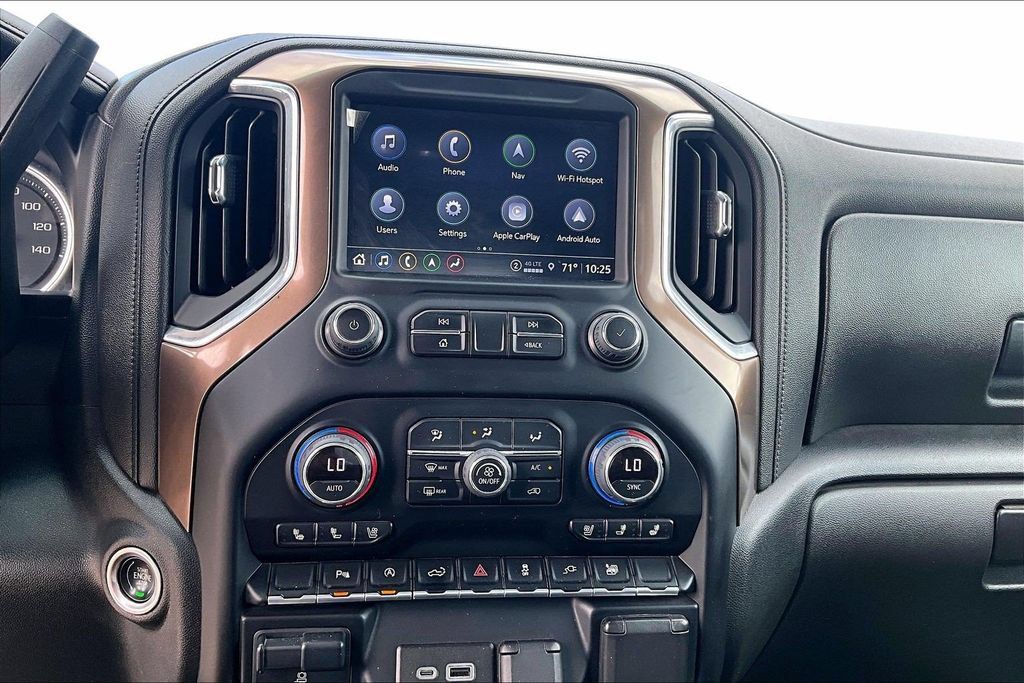 Used 2022 Chevrolet Silverado 1500 High Country AWD/4WD image 16