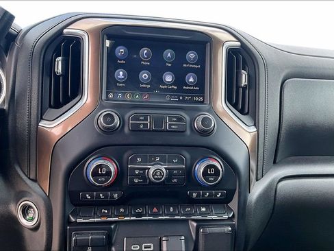 Used 2022 Chevrolet Silverado 1500 High Country AWD/4WD image 16