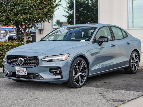 Used 2024 Volvo S60 B5 Core image 3