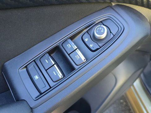 Used 2023 Subaru Ascent Premium w/ Convenience Package image 19