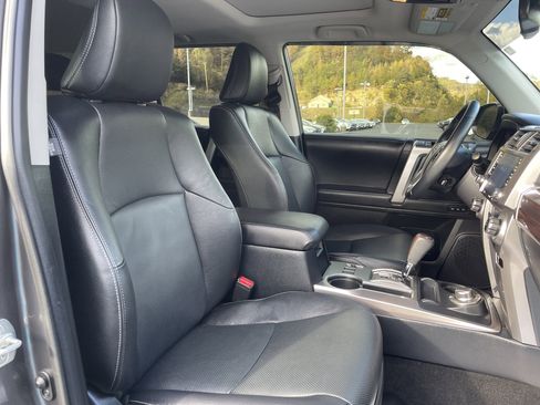 Used 2023 Toyota 4Runner Limited image 22