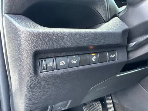 Used 2024 Toyota RAV4 XLE w/ Convenience Package AWD/4WD image 10
