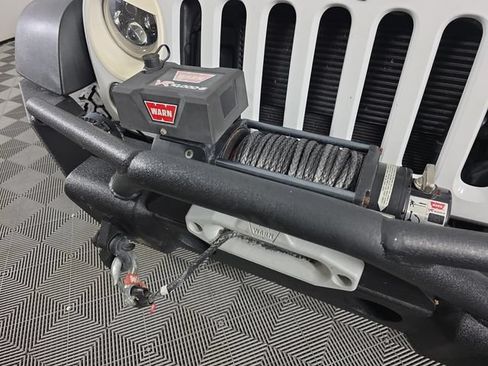 Used 2015 Jeep Wrangler Unlimited Rubicon AWD/4WD image 11