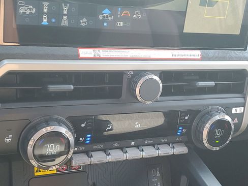 New 2026 Toyota Tacoma Limited AWD/4WD image 28