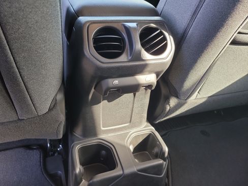Used 2025 Jeep Wrangler Unlimited Sport AWD/4WD image 13