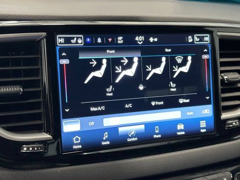 New 2026 Chrysler Voyager LX FWD image 17