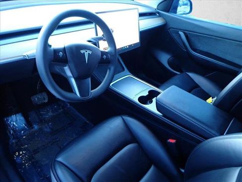 Used 2021 Tesla Model Y Long Range image 11