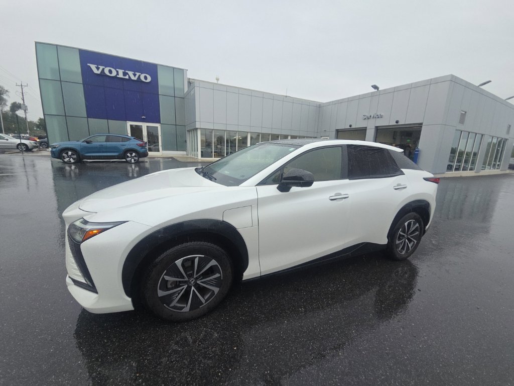 Used 2024 Lexus RZ 300e Premium FWD image 2