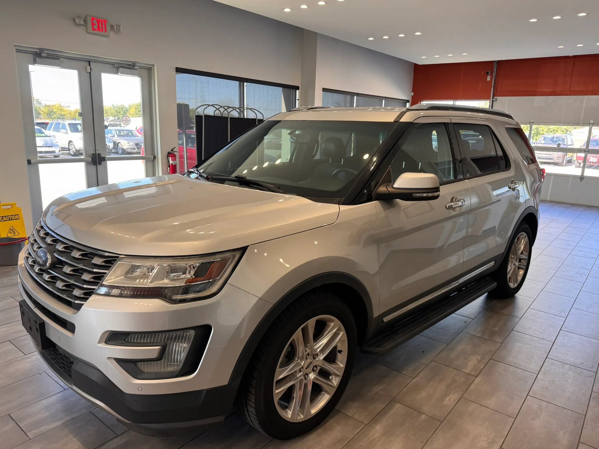 Used 2017 Ford Explorer Limited FWD image 9