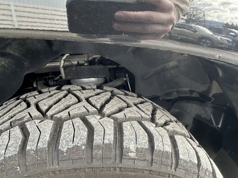 Used 2022 RAM 1500 Limited w/ Body-Colour Bumper Group image 36