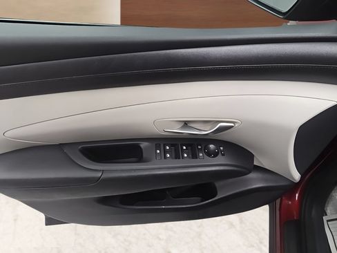 Certified 2025 Hyundai Tucson SEL AWD/4WD image 10