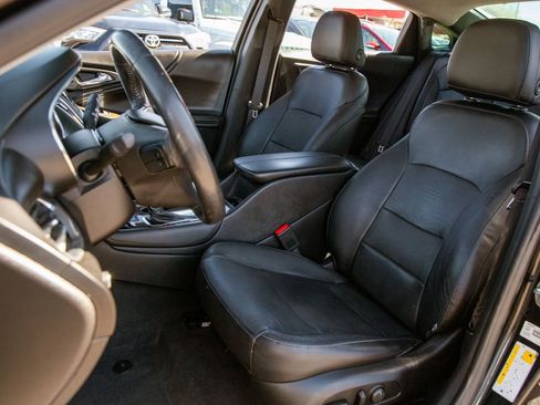 Used 2017 Chevrolet Malibu Premier w/ Premier Sun and Wheel Package image 13