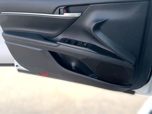 Used 2024 Toyota Camry SE image 20