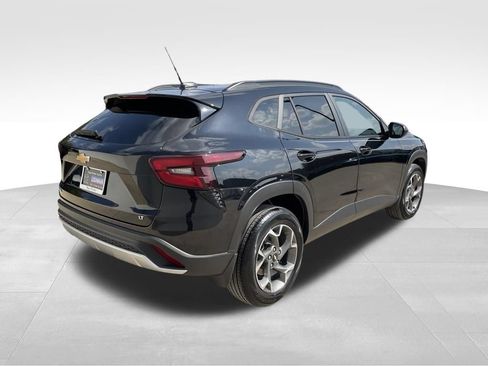 Used 2024 Chevrolet Trax LT w/ Driver Confidence Package FWD image 5
