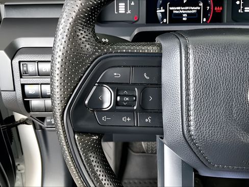 Used 2024 Toyota Tacoma SR AWD/4WD image 10