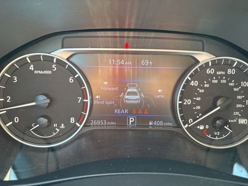 Used 2025 Nissan Altima 2.5 SV FWD image 10