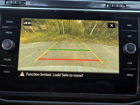 Used 2022 Volkswagen Tiguan SEL R-Line image 19