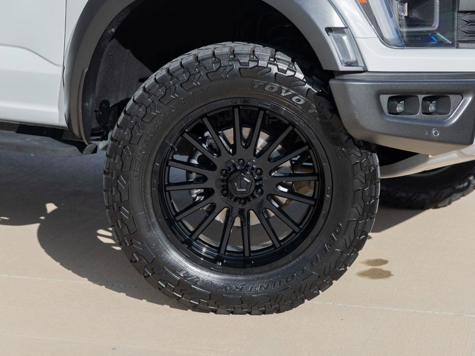 Used 2023 Ford F150 Raptor AWD/4WD image 4