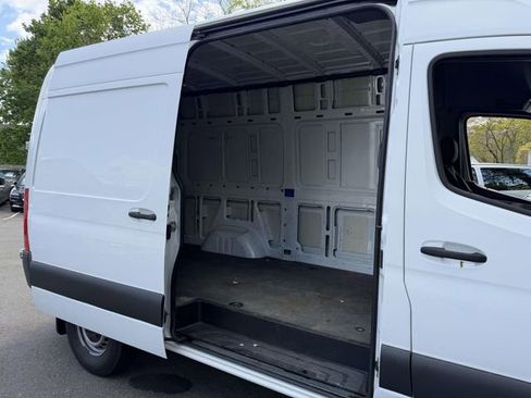 Used 2020 Mercedes-Benz Sprinter 2500 image 13