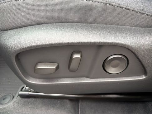 New 2026 Chevrolet Equinox LT w/ Convenience Package II image 19