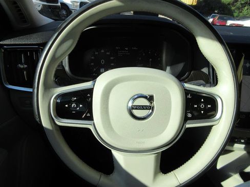 Used 2018 Volvo S90 T5 Momentum w/ Convenience Package image 14