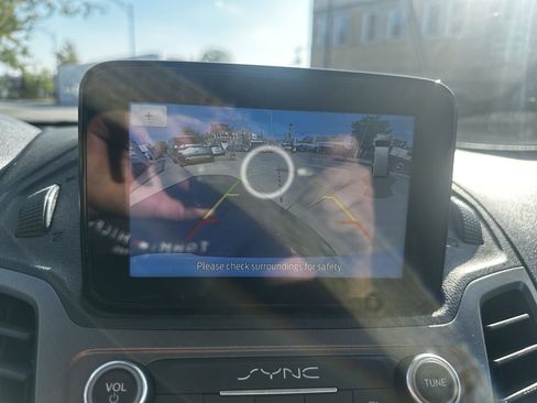 Used 2020 Ford Transit Connect XLT image 33