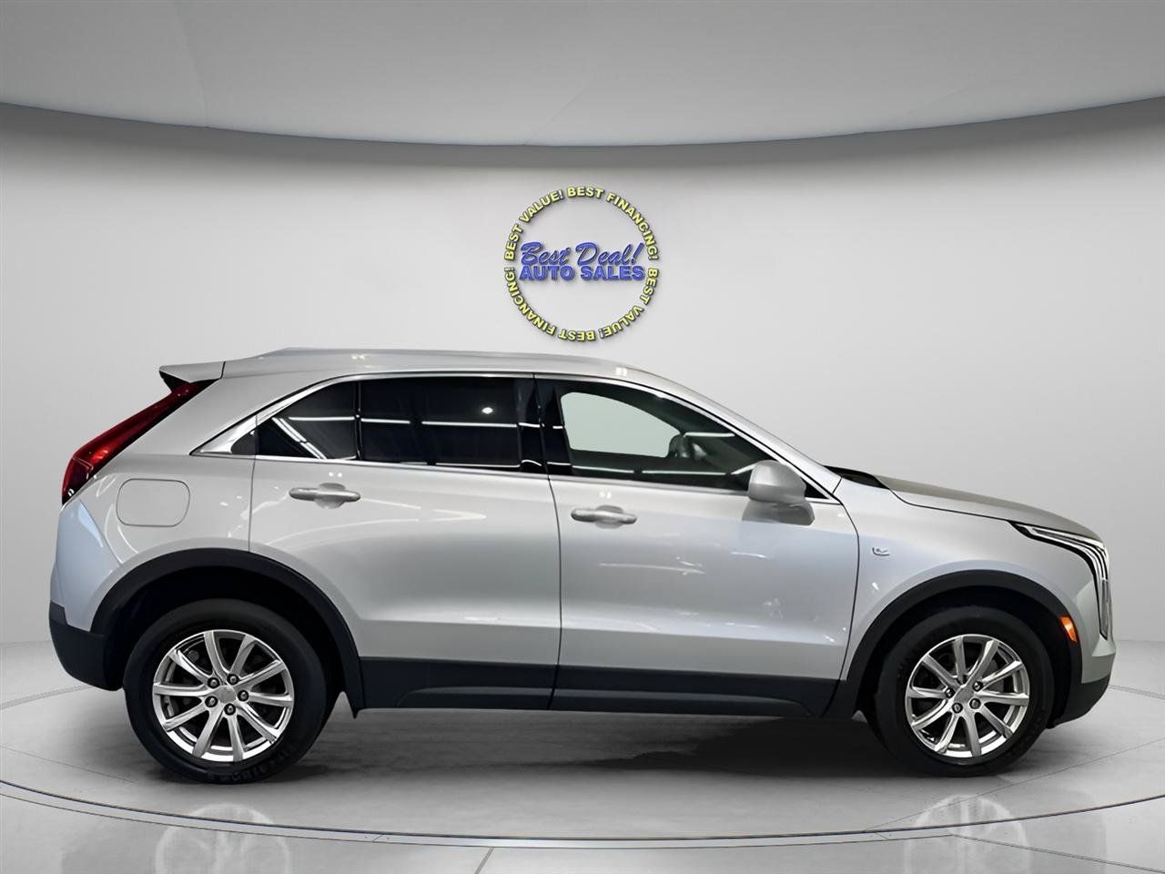 Used 2020 Cadillac XT4 Luxury w/ Cold Weather Package AWD/4WD image 6