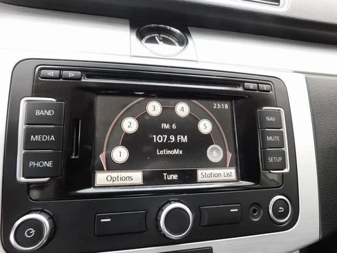 Used 2014 Volkswagen CC R-Line image 28