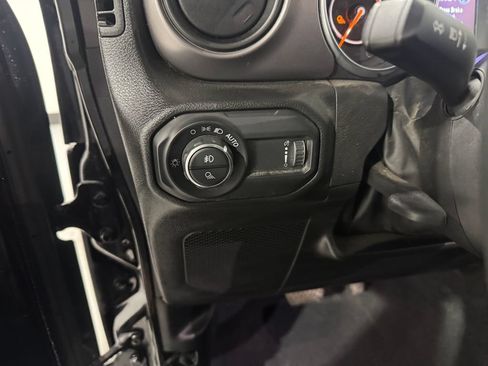 Used 2023 Jeep Gladiator Sport AWD/4WD image 31