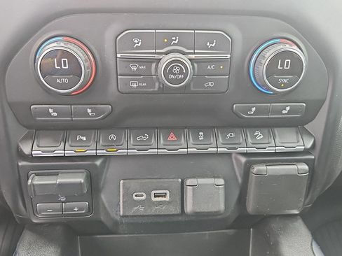 Used 2021 Chevrolet Silverado 1500 LT Trail Boss w/ LT Trail Boss Premium Package AWD/4WD image 24