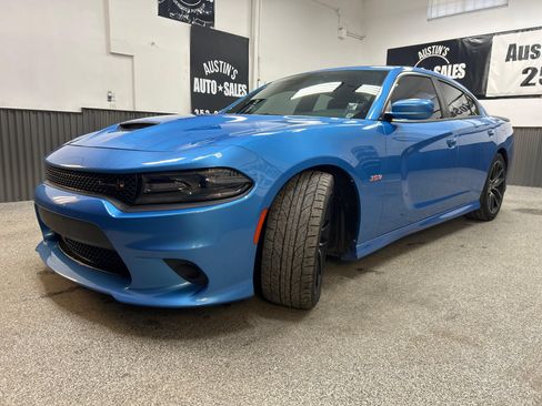 Used 2018 Dodge Charger R/T Scat Pack RWD image 3