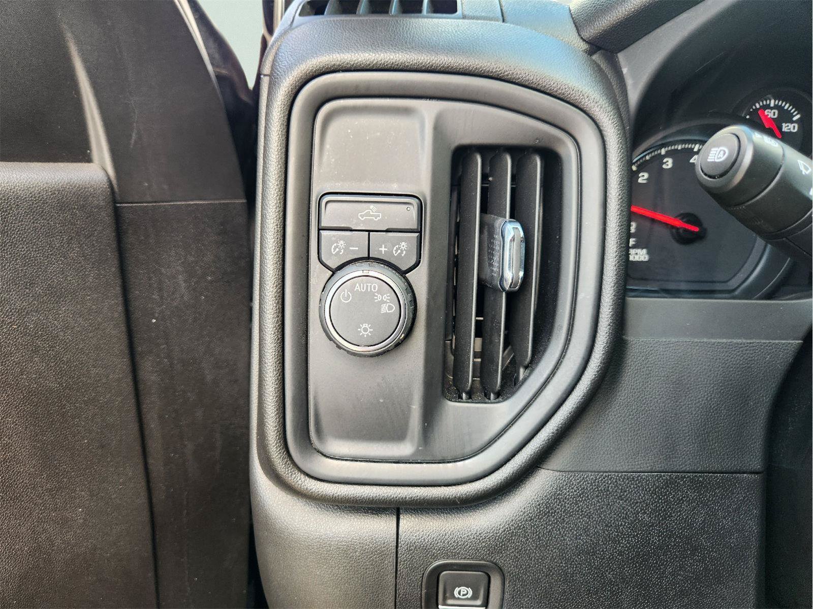 Certified 2023 Chevrolet Silverado 1500 Custom RWD image 18