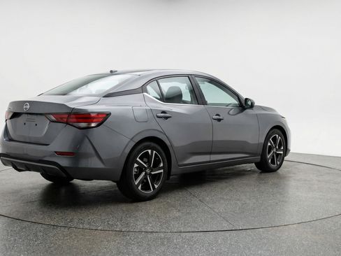 Used 2025 Nissan Sentra SV image 9