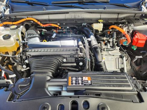 New 2025 Lincoln Nautilus Premier image 19