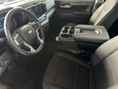 Used 2024 Chevrolet Silverado 1500 LT image 9