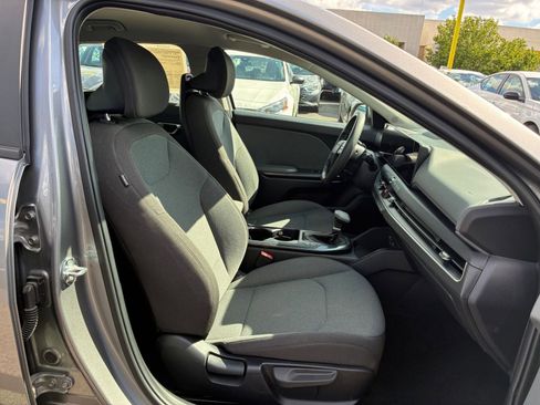 Used 2025 Kia K4 LXS image 35