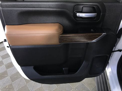 Used 2022 Chevrolet Silverado 2500 High Country w/ Safety Package II image 24