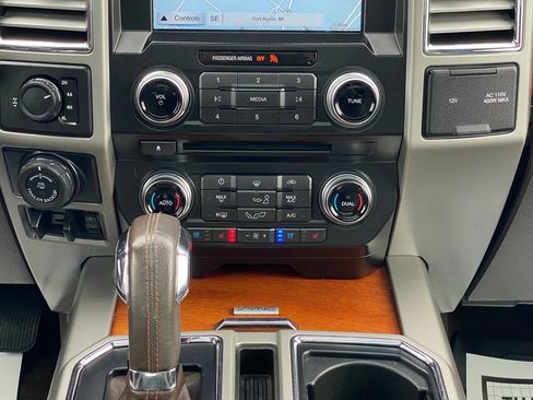 Used 2016 Ford F150 King Ranch w/ Equipment Group 601A Luxury AWD/4WD image 25